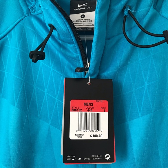 LeBron James / Nike Therma-Fit Basketball Hoodie - Picture 4 of 4